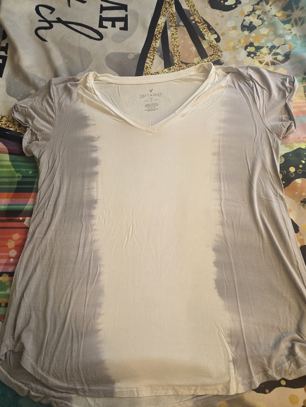 American Eagle Outfitters Short Sleeve V-Neck Tee in Cream and Gray Ombre